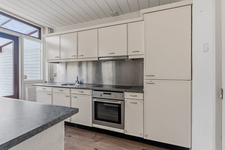 Twee-onder-één-kap te koop: van Wijkstraat 13, Huissen