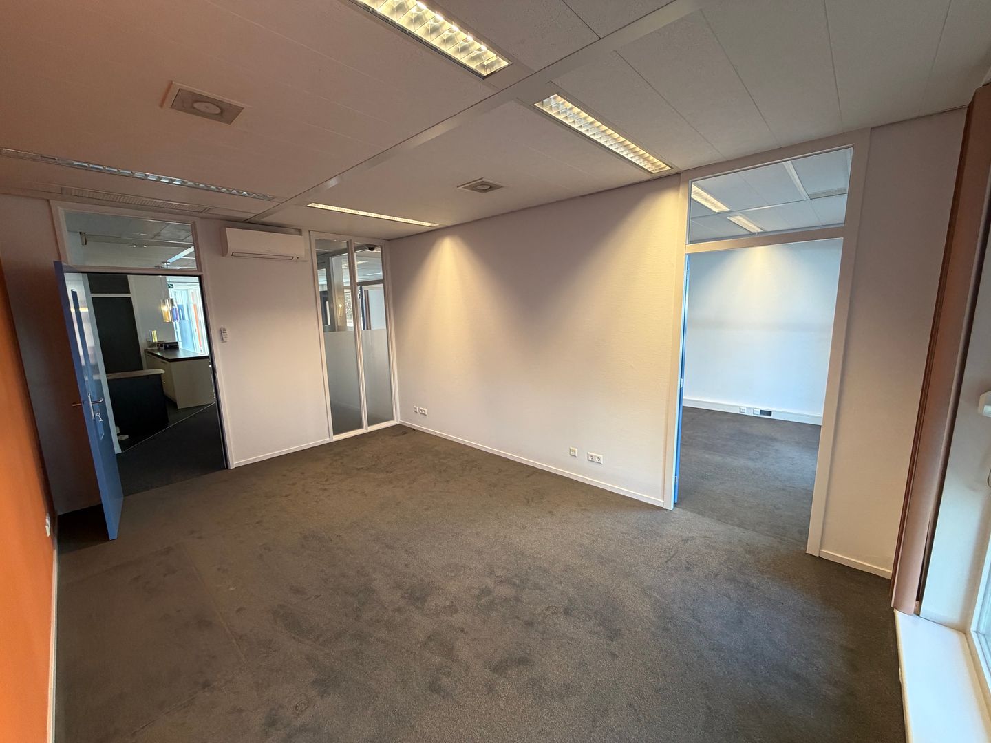 Bekijk foto 4 van Laan van Vredenoord 25