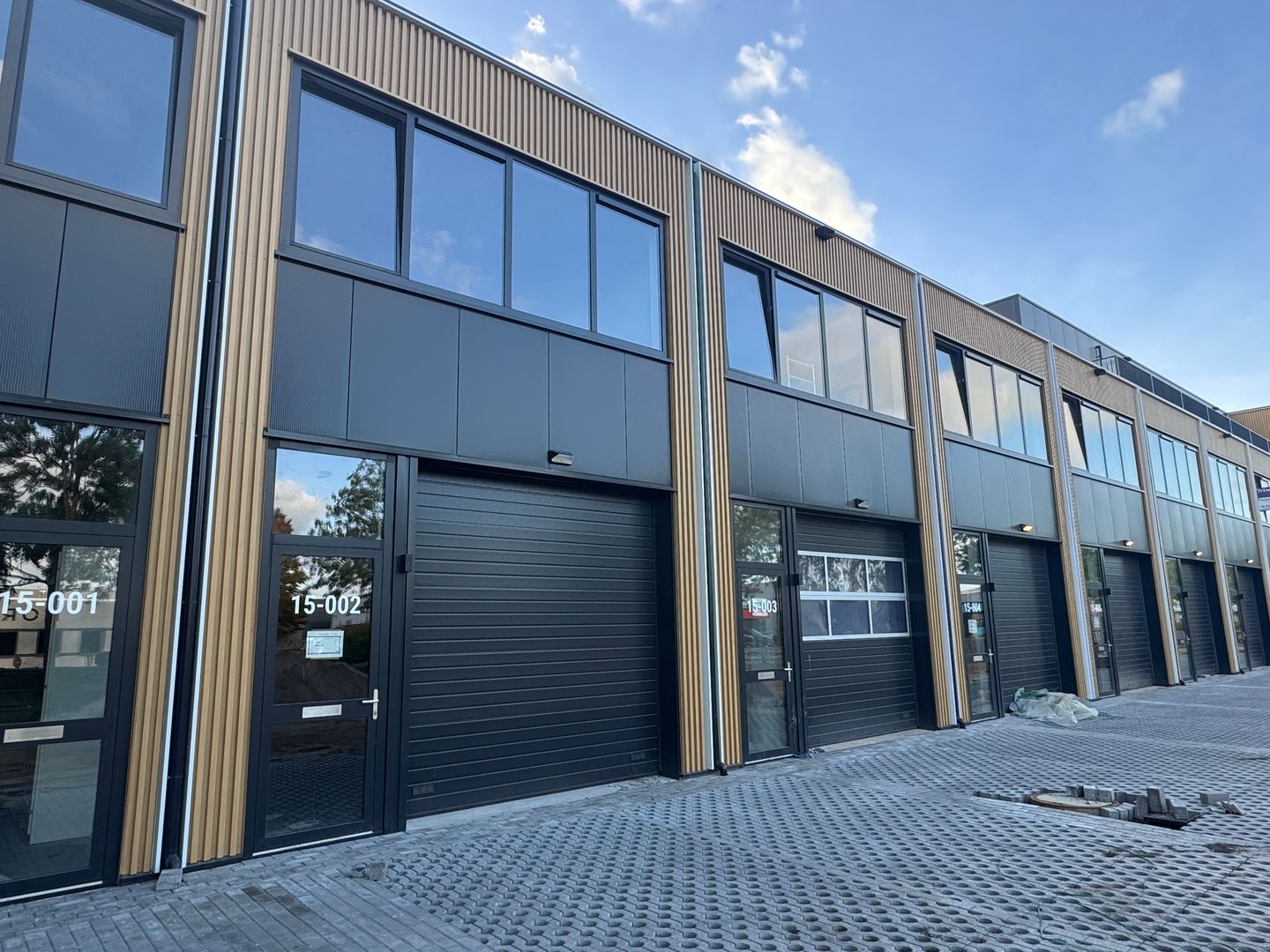 View photo 2 of Benjamin Franklinstraat 15-002