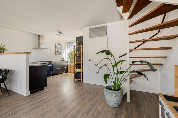Tussenwoning te koop: Laan van Rapijnen 5, Linschoten