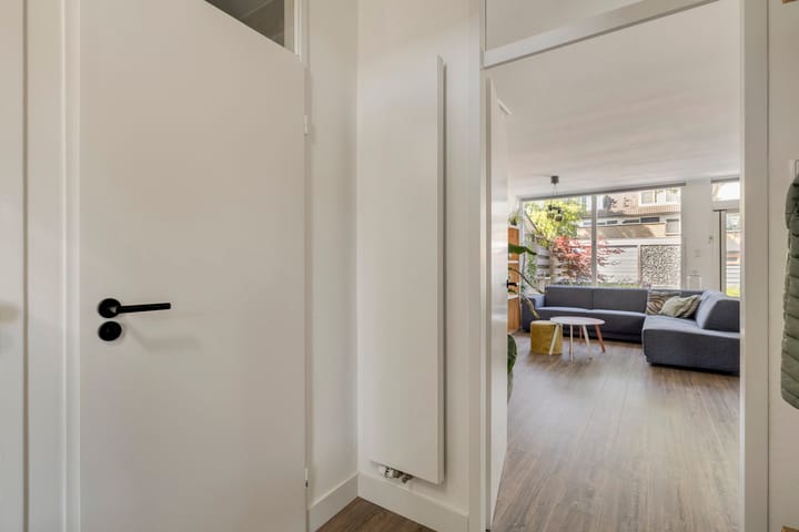 Tussenwoning te koop: Laan van Rapijnen 5, Linschoten