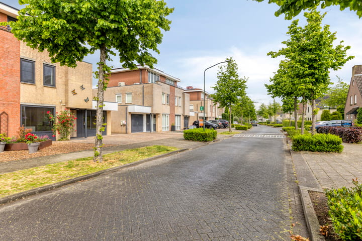 Twee-onder-één-kap te koop: Spoorven 530, Veghel