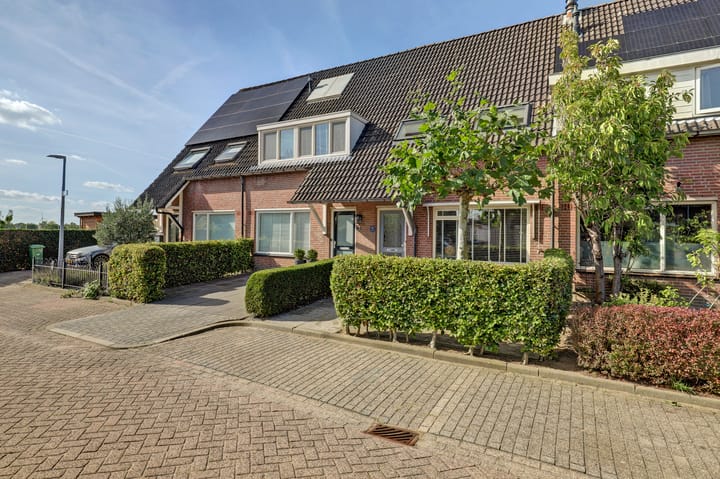 Tussenwoning te koop: De Torenvalk 21, Rossum (Ge)