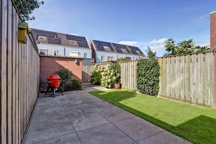 Tussenwoning te koop: De Torenvalk 21, Rossum (Ge)