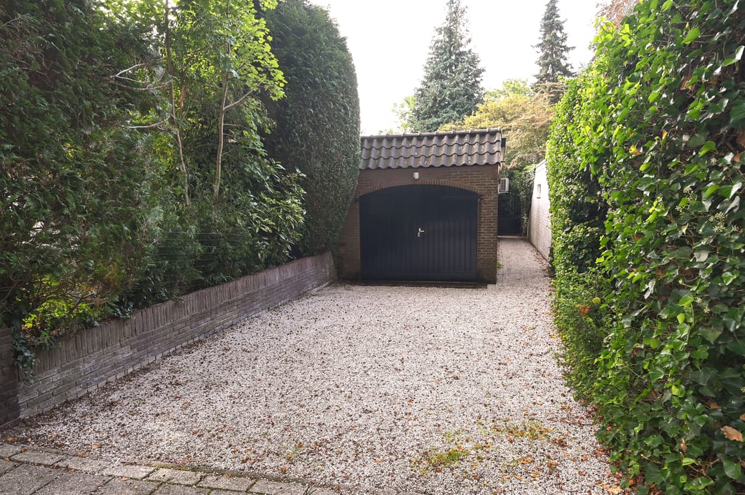 Photo 32 of Heuvellaan 8-A