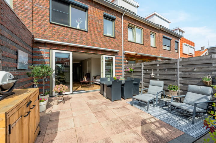 Tussenwoning te koop: Sluisweg 91, Katwijk (Zh)