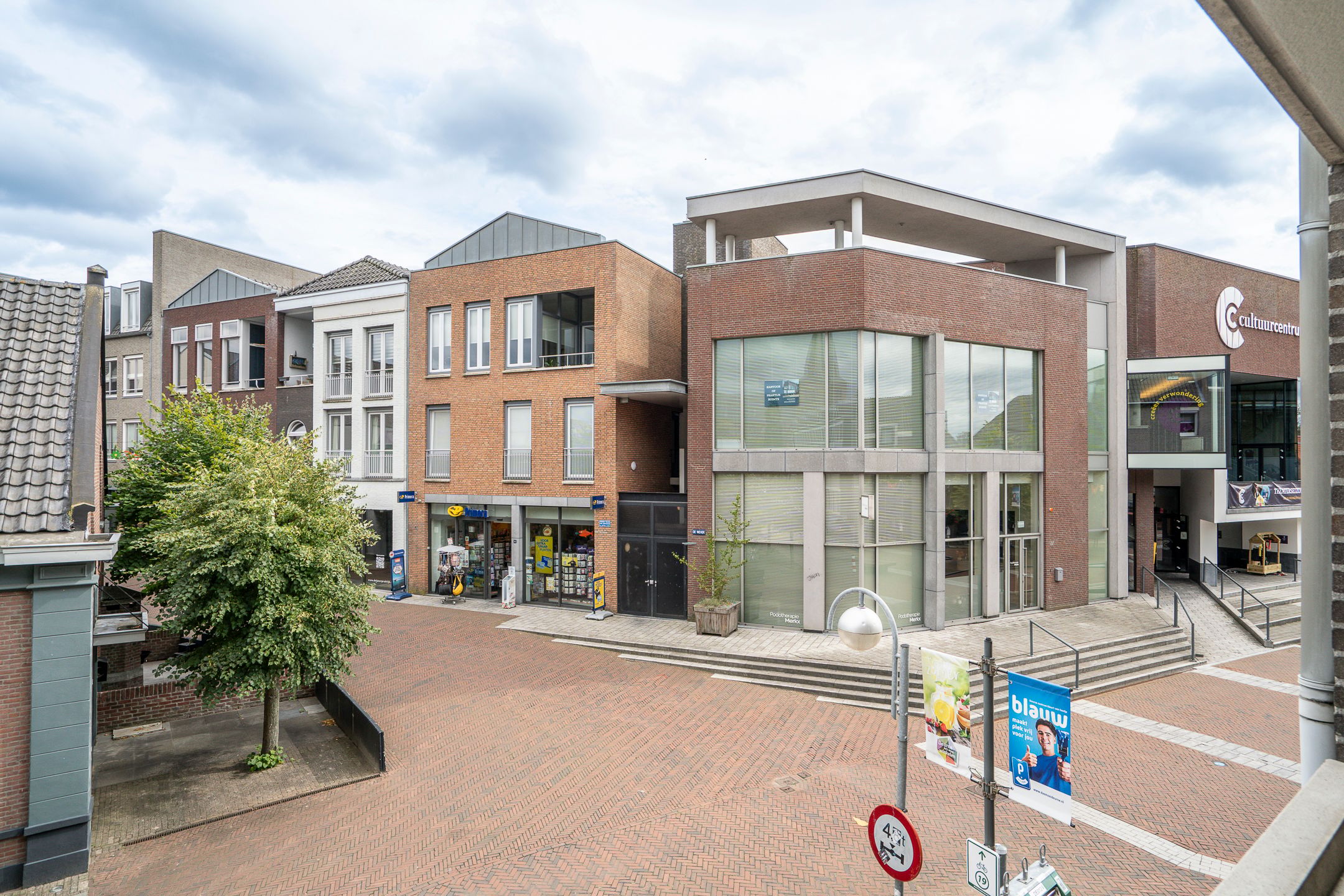 Photo 18 of Martinetplein 18