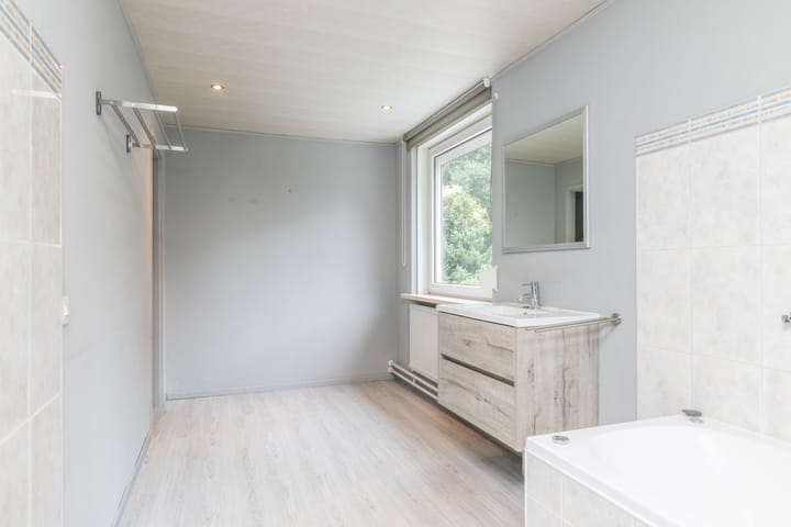 Tussenwoning te koop: Lemmender 110, Brunssum
