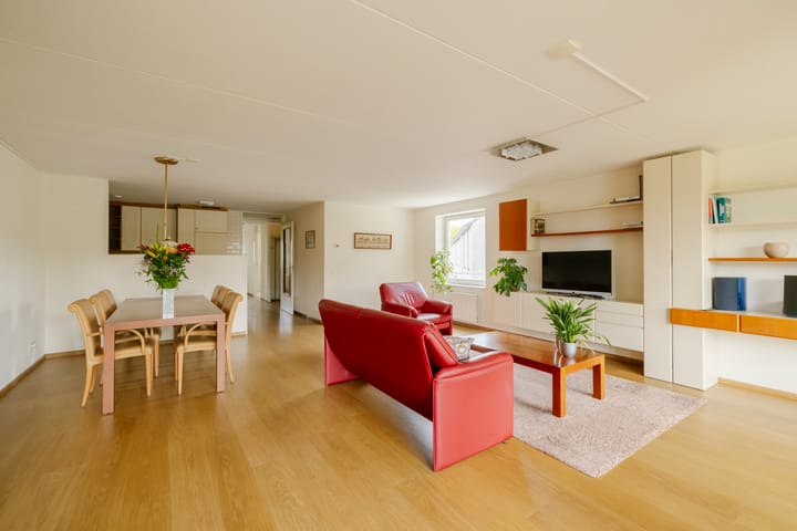 Appartement te koop: Christina van Erphof 36, Haarlem