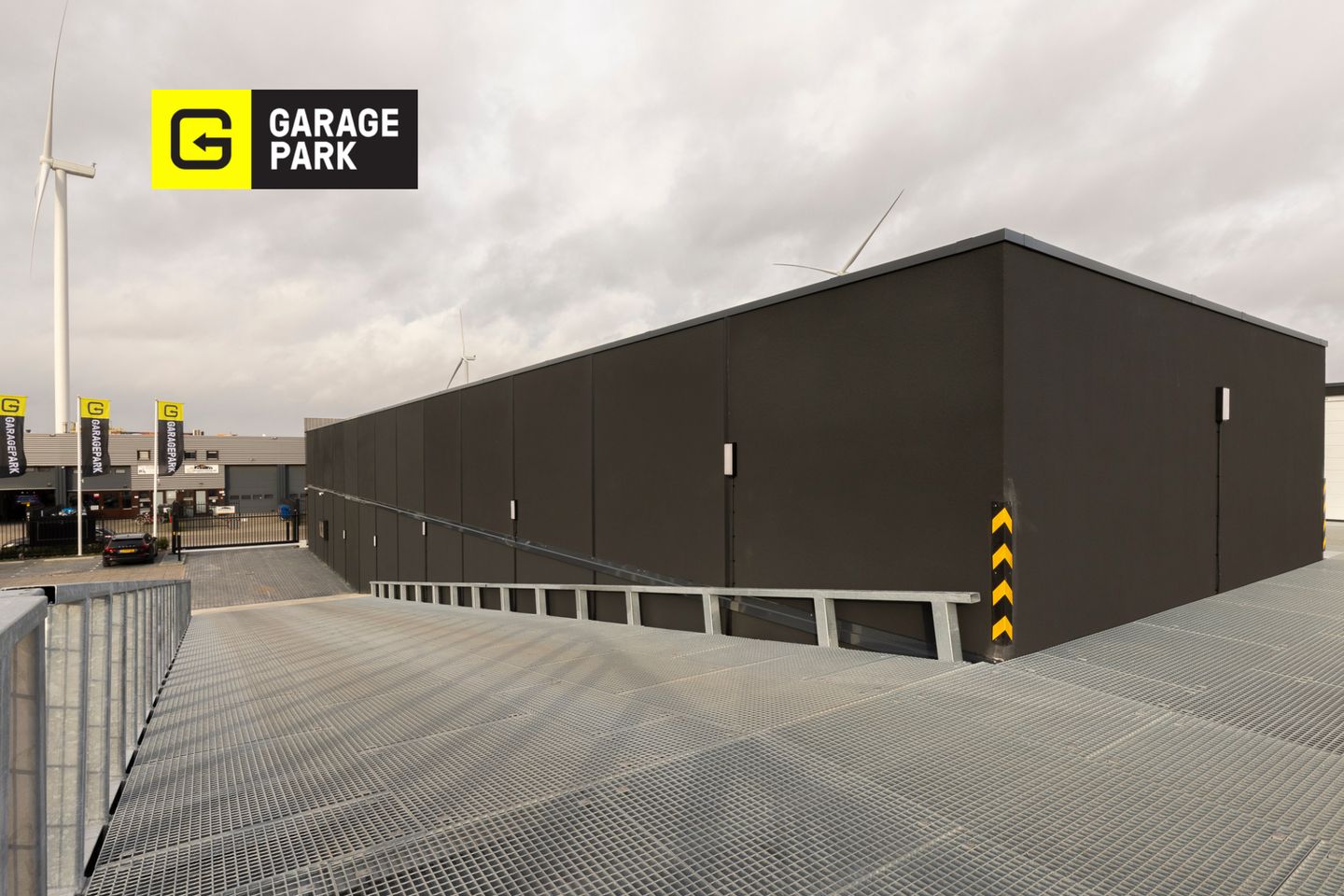 Bekijk foto 4 van GaragePark Den Bosch