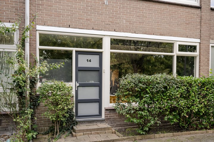 Tussenwoning te koop: Schroeder van der Kolkstraat 14, Haarlem