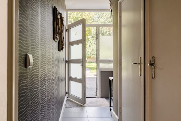 Tussenwoning te koop: Schroeder van der Kolkstraat 14, Haarlem