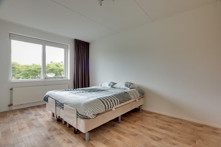 Twee-onder-één-kap te koop: Everlaan 32, Assen