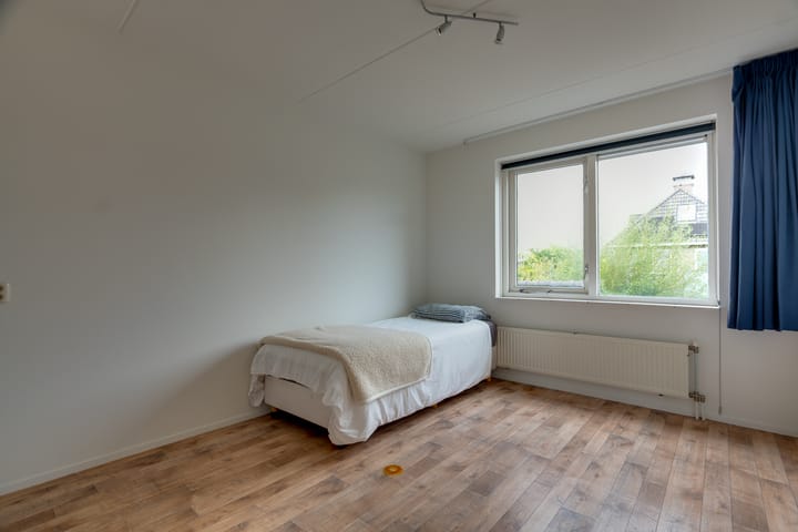 Twee-onder-één-kap te koop: Everlaan 32, Assen