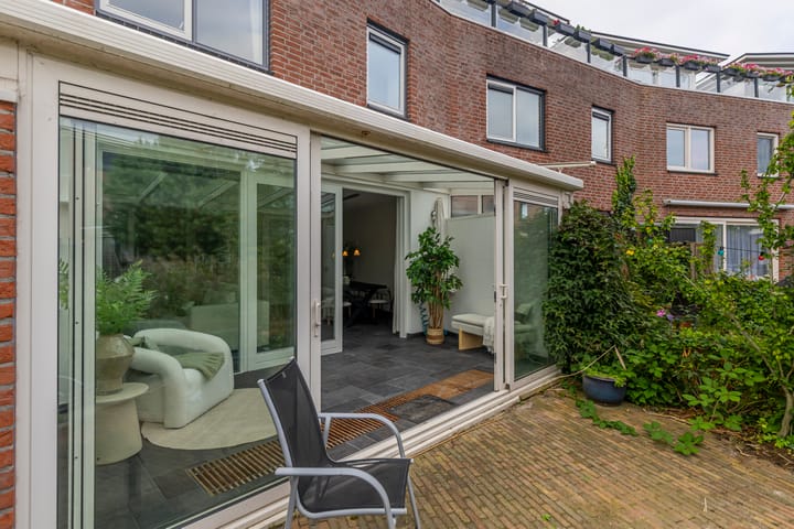 Tussenwoning te koop: Rieteiland 20, Rijswijk (Zh)