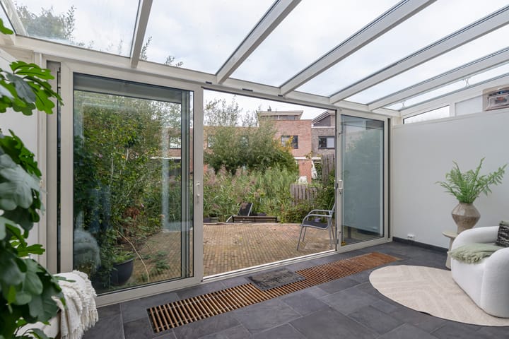 Tussenwoning te koop: Rieteiland 20, Rijswijk (Zh)