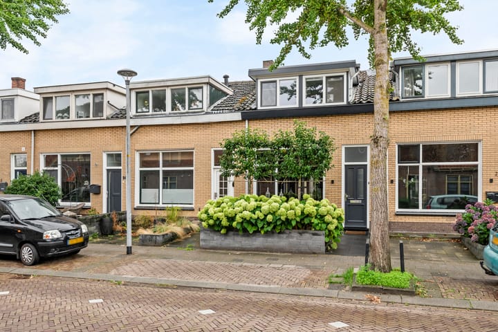Tussenwoning te koop: Vinkenstraatje 22, Tiel