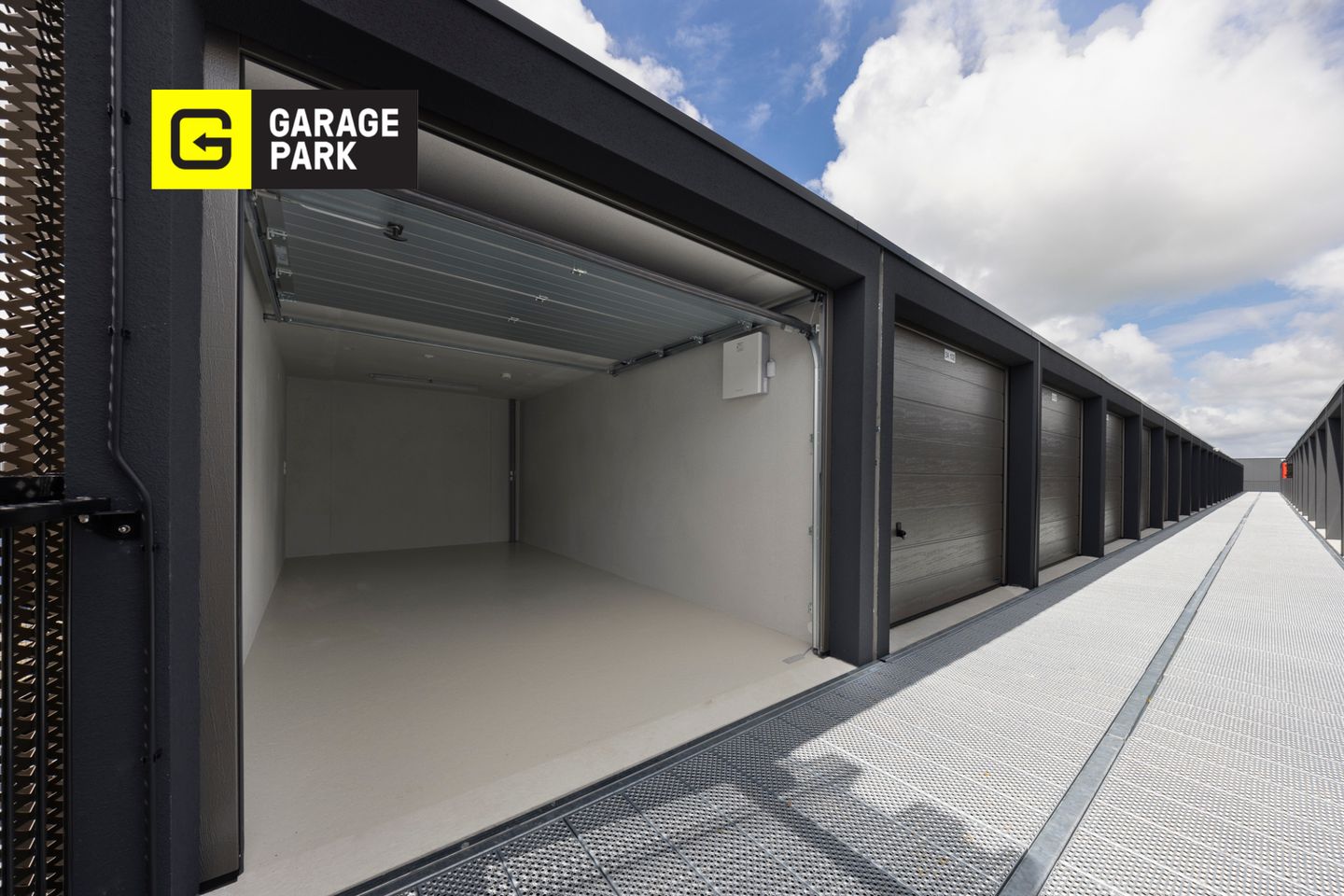 Bekijk foto 3 van GaragePark Haarlem