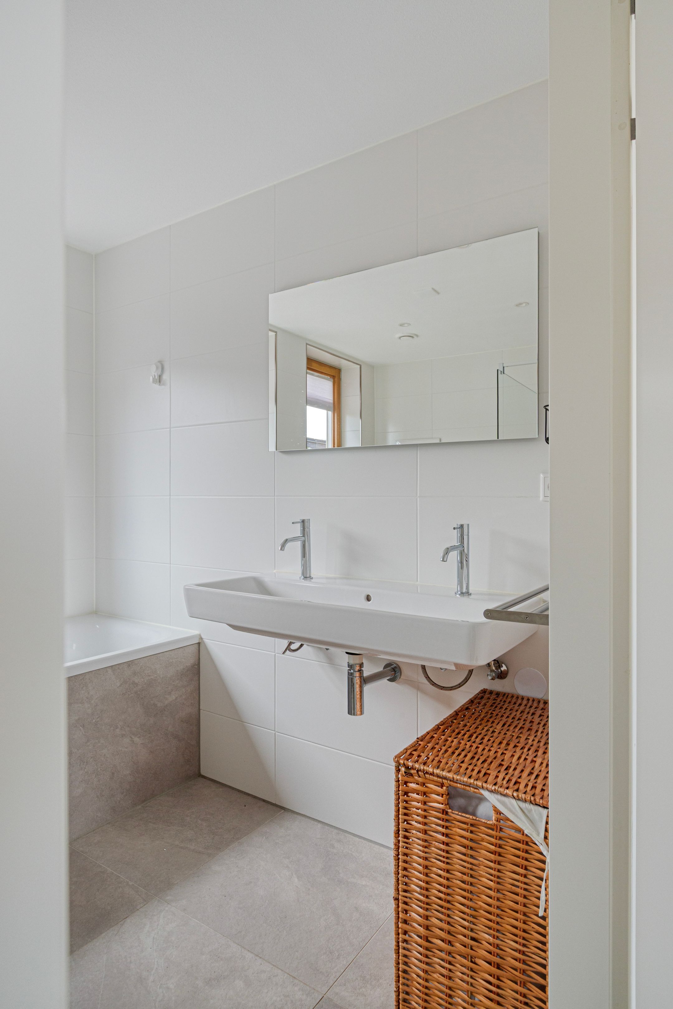 Photo 33 of Nydia Ecurystraat 3