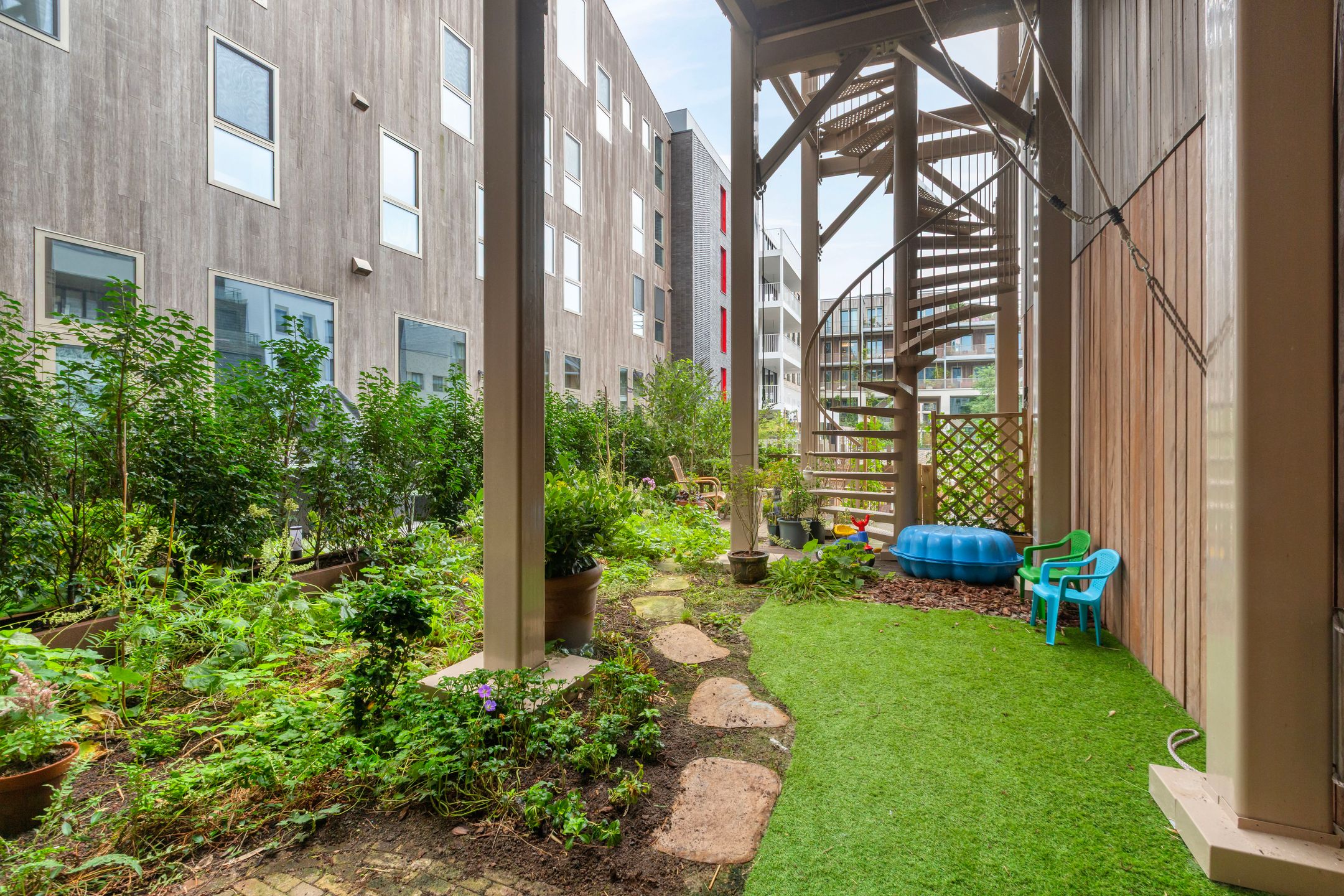 Photo 42 of Nydia Ecurystraat 3