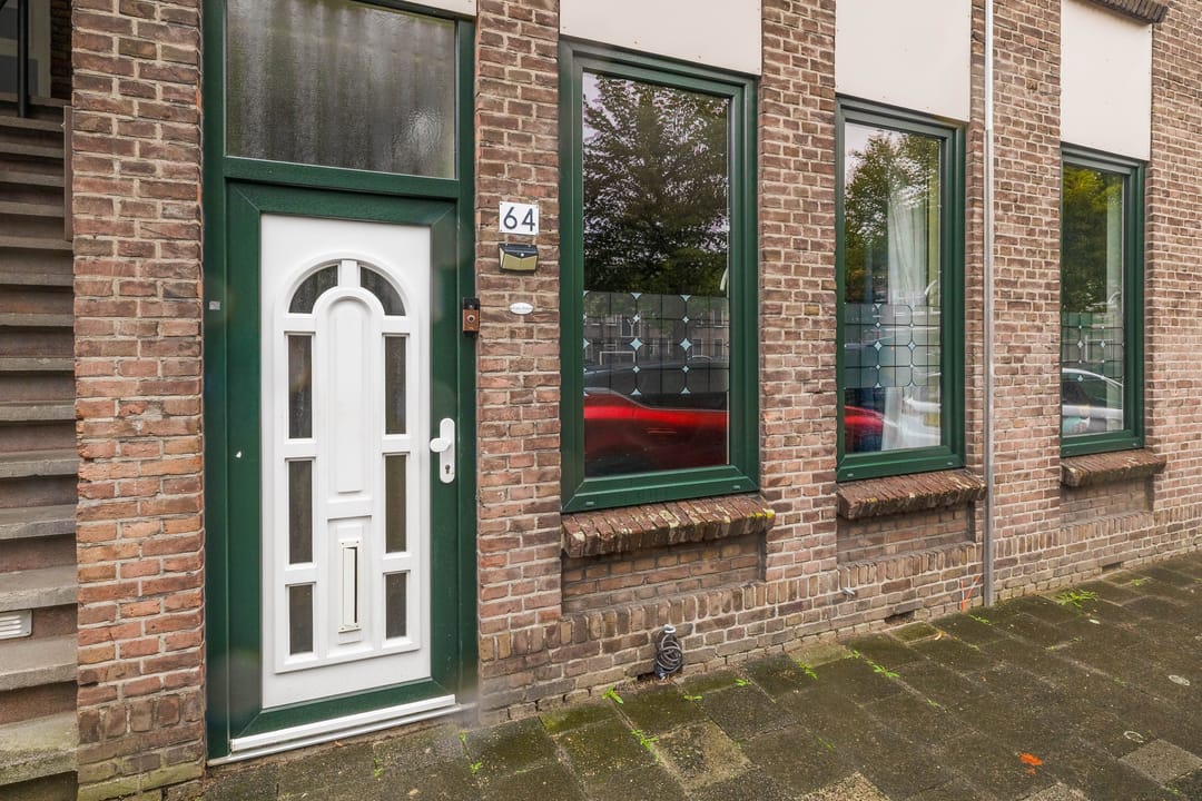 Photo 11 of Tollensstraat 64
