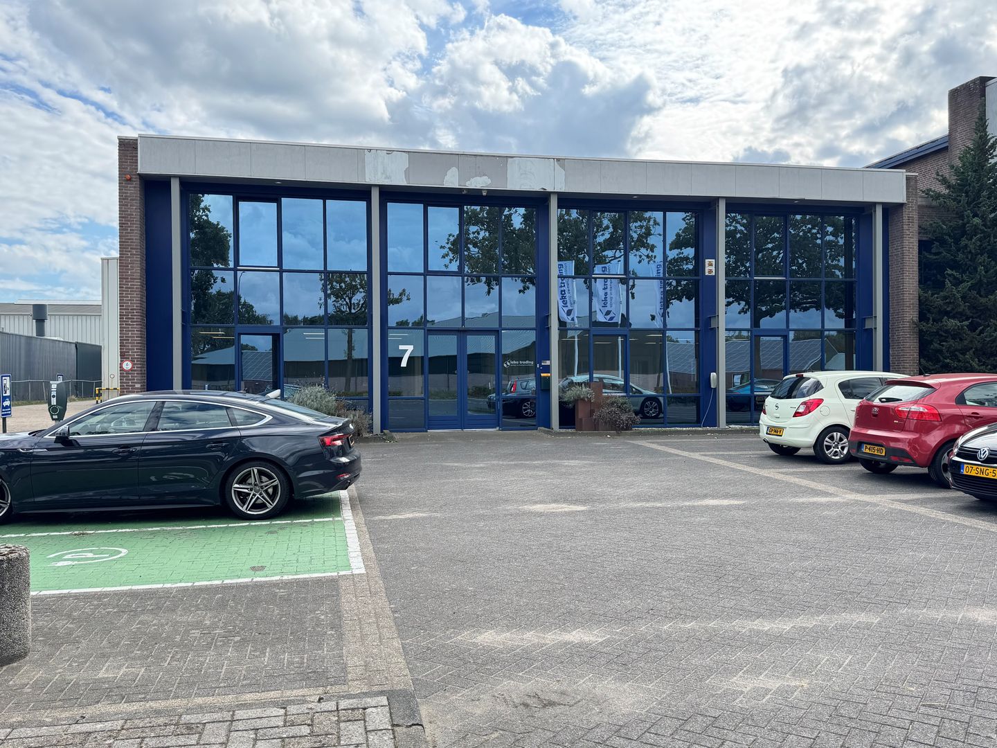View photo 2 of Industrieweg 7