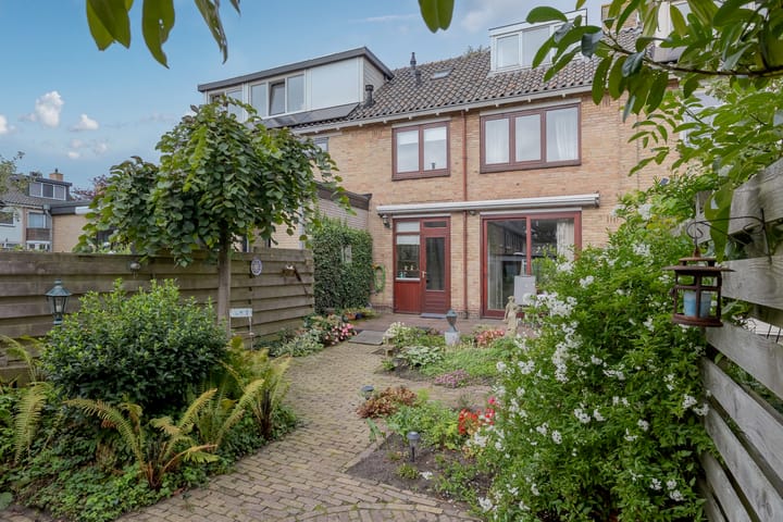 Tussenwoning te koop: Tulpenlaan 40, Bennebroek