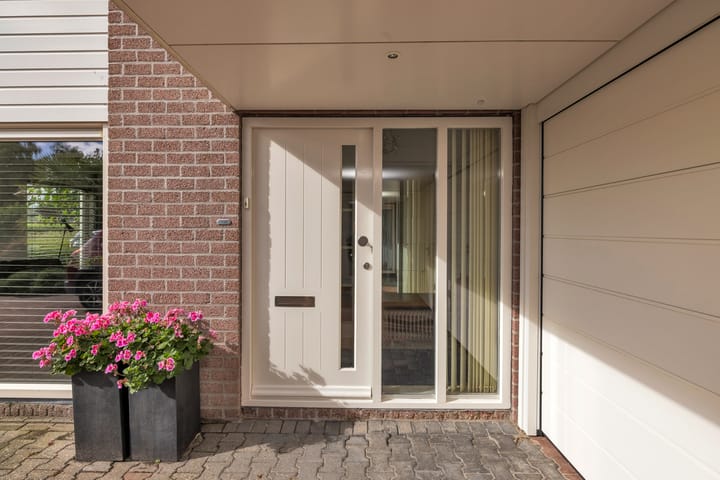 Tussenwoning te koop: Mussenhof 3, Schagen