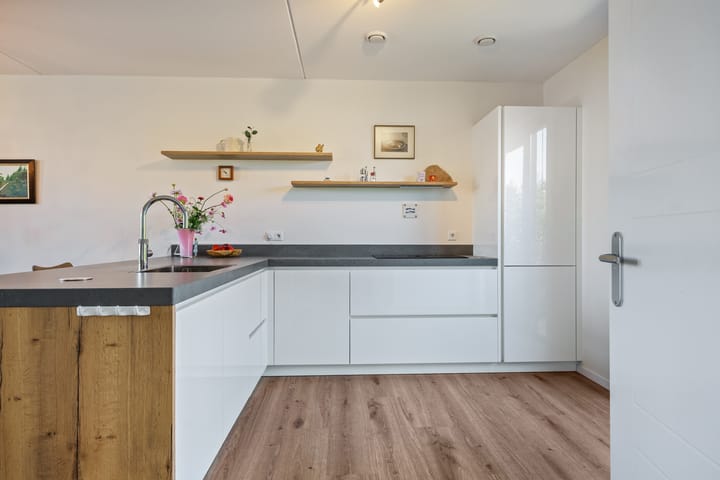 Hoekwoning te koop: Oeverhuyze 24, 'S-Hertogenbosch