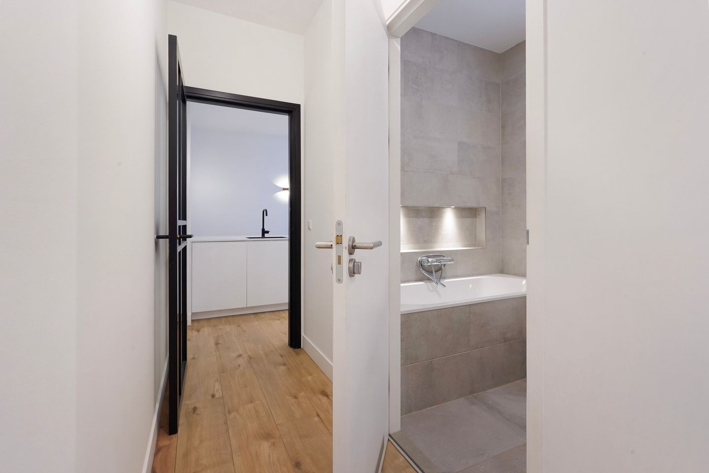 Photo 25 of 2e De Carpentierstraat 244
