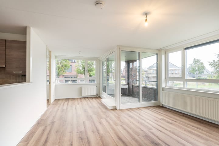 Foto 4 van Van Poeljestraat 4