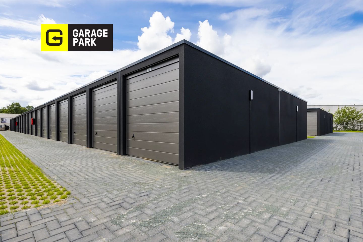 Bekijk foto 5 van GaragePark Sittard