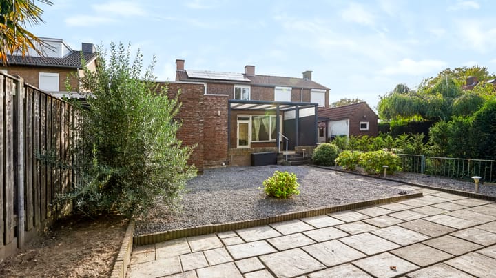 Tussenwoning te koop: Beneluxstraat 10, Landgraaf