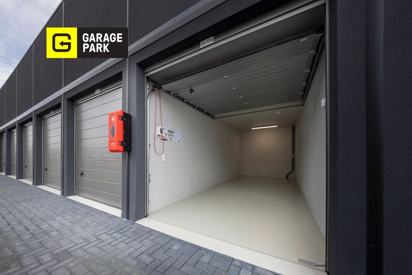 Bekijk foto 3 van GaragePark Rosmalen
