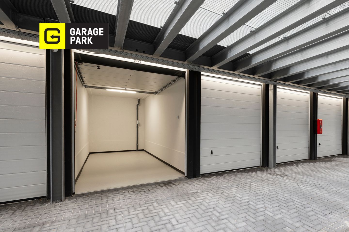 Bekijk foto 3 van GaragePark Noordwijk