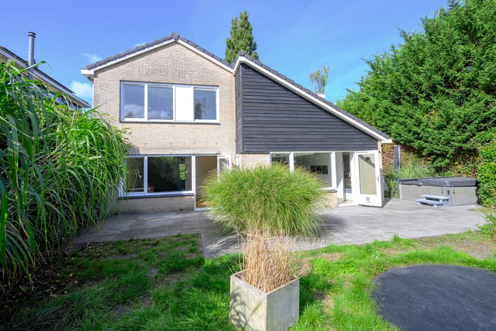 Hoekwoning te koop: Van Teijlingenlaan 5, Bergen (Nh)