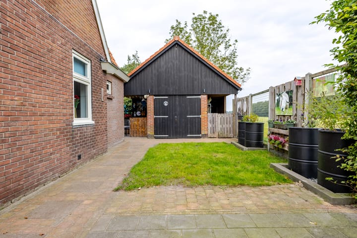 Twee-onder-één-kap te koop: De Buorren 139, Lippenhuizen