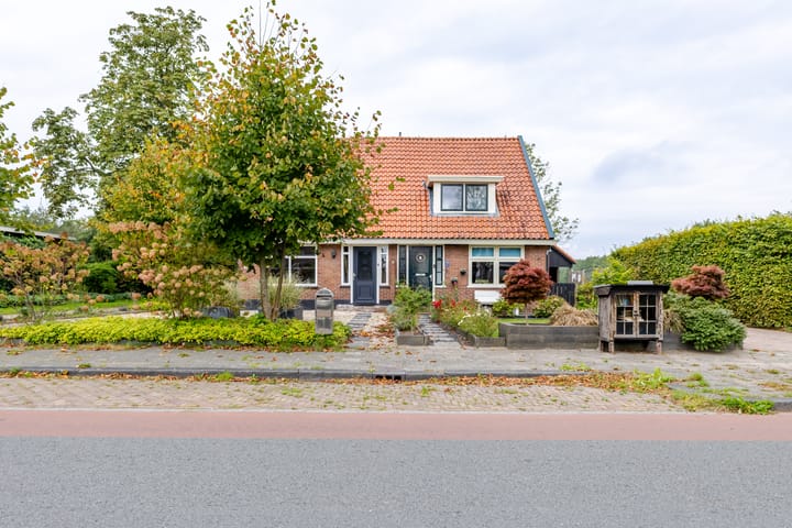Twee-onder-één-kap te koop: De Buorren 139, Lippenhuizen