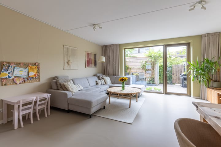 Tussenwoning te koop: Kastanjelaan 79, Weesp