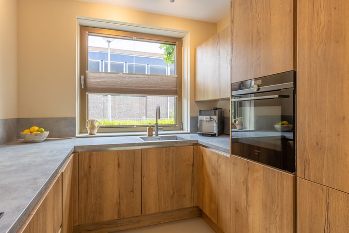 Tussenwoning te koop: Kastanjelaan 79, Weesp