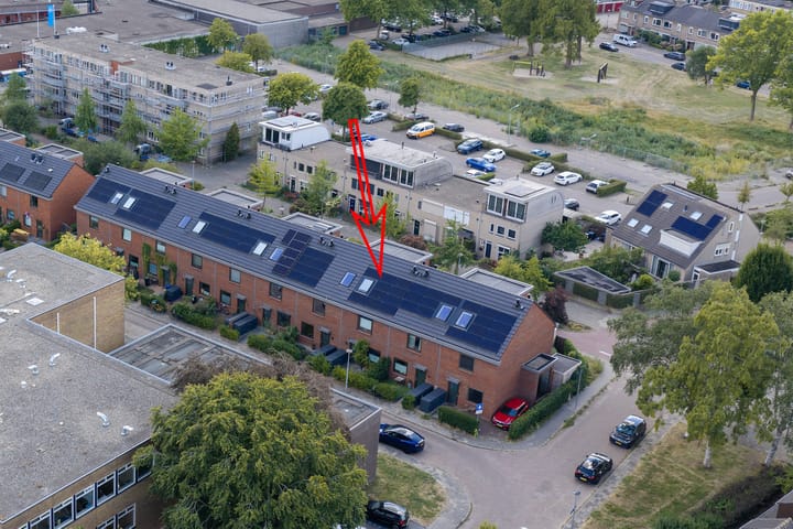 Tussenwoning te koop: Kastanjelaan 79, Weesp