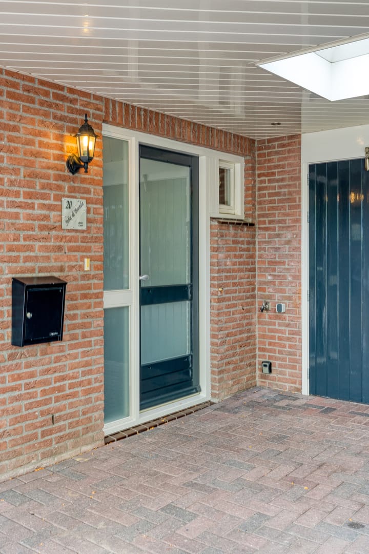 Tussenwoning te koop: Van der Brugghenstraat 20, Bergentheim