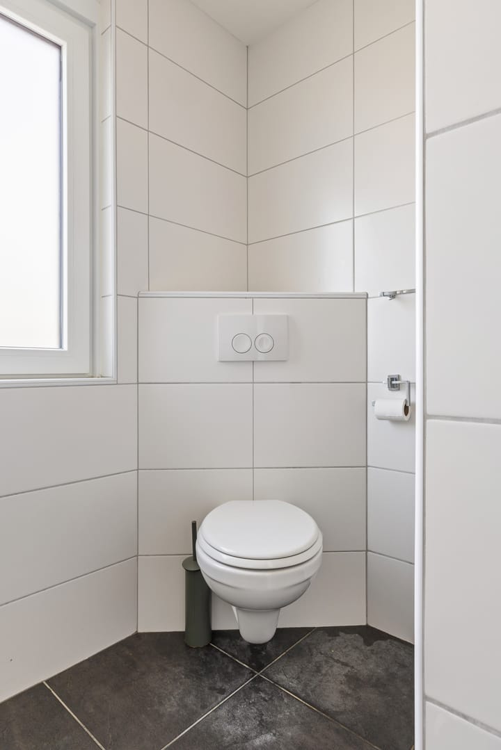 Tussenwoning te koop: Venneweide 10, Breda