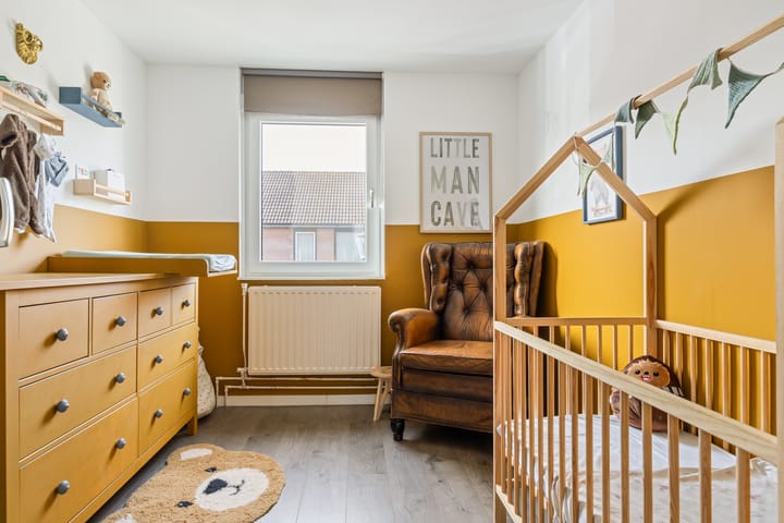 Tussenwoning te koop: Venneweide 10, Breda