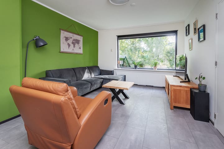 Tussenwoning te koop: Aalsmeerderweg 765, Rijsenhout