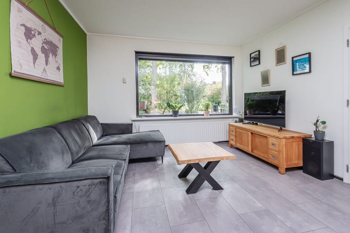 Tussenwoning te koop: Aalsmeerderweg 765, Rijsenhout