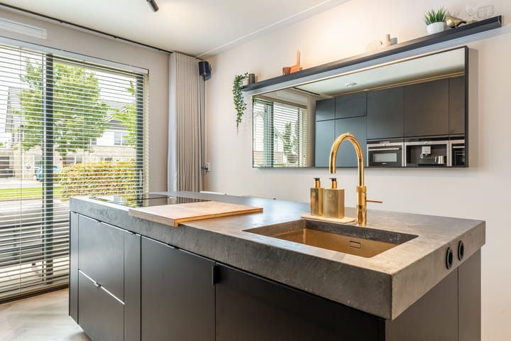 Tussenwoning te koop: Vissersknoop 10, Almere