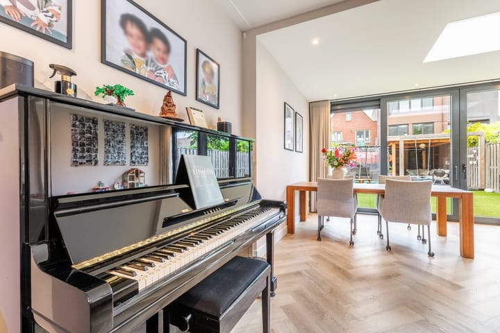 Tussenwoning te koop: Vissersknoop 10, Almere
