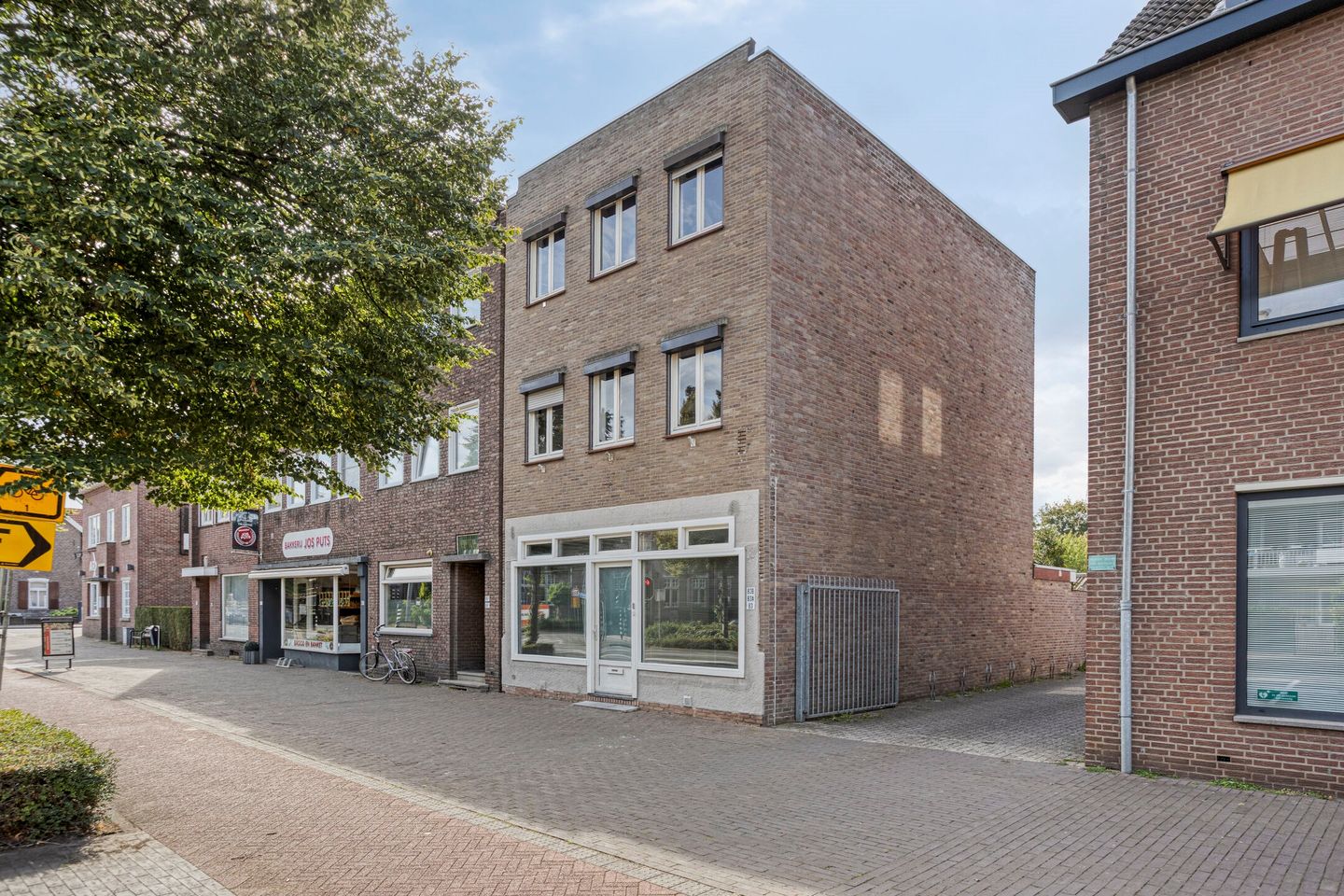 Foto 1 van Rijksweg Zuid 83