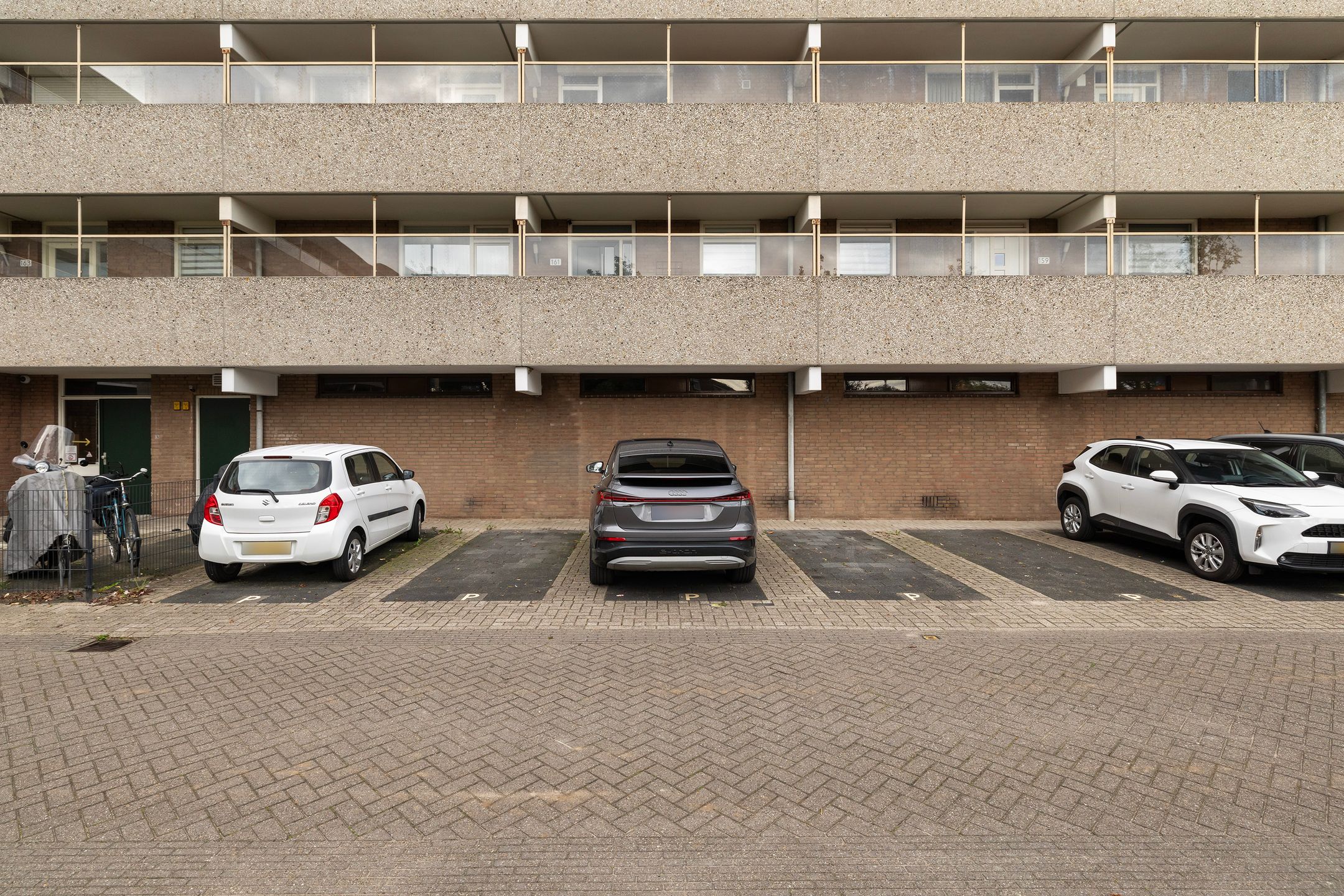 Photo 33 of Haringvlietstraat 161